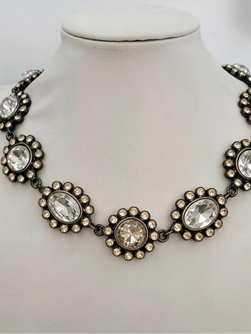Lia Sophia Venus Fly Trap Crystal Choker Necklace Antiqued Gunmetal Silver